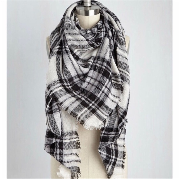 ModCloth grey & black Fall/Winter blanket scarf - Picture 2 of 5